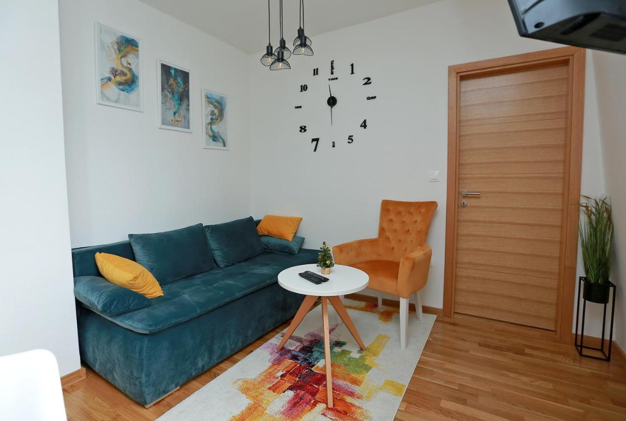 Mraz Apartment Яхорина Екстериор снимка