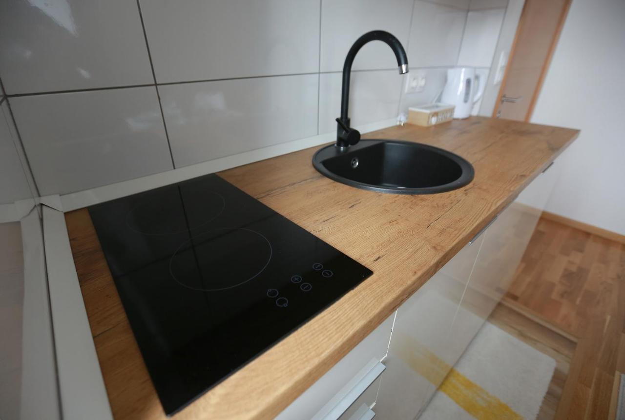 Mraz Apartment Яхорина Екстериор снимка