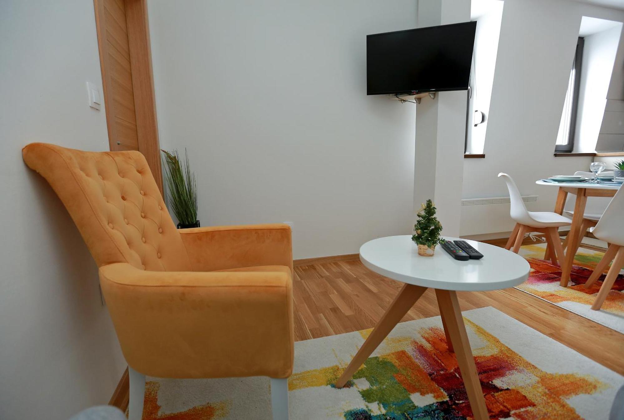 Mraz Apartment Яхорина Екстериор снимка